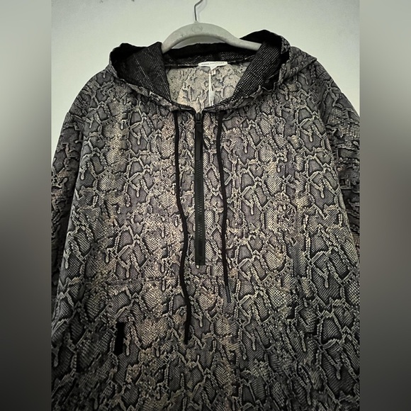 Good American BOA ANORAK Crop Hoodie - Picture 7 of 16